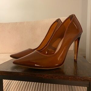 Steve Madden Tamper Pump